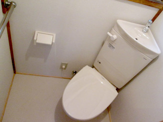 トイレリフォーム 広く綺麗に使えるコーナートイレ