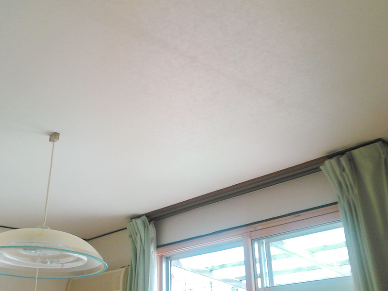 広島市安佐南区の小工事事例 明るい壁紙で部屋の印象も明るく